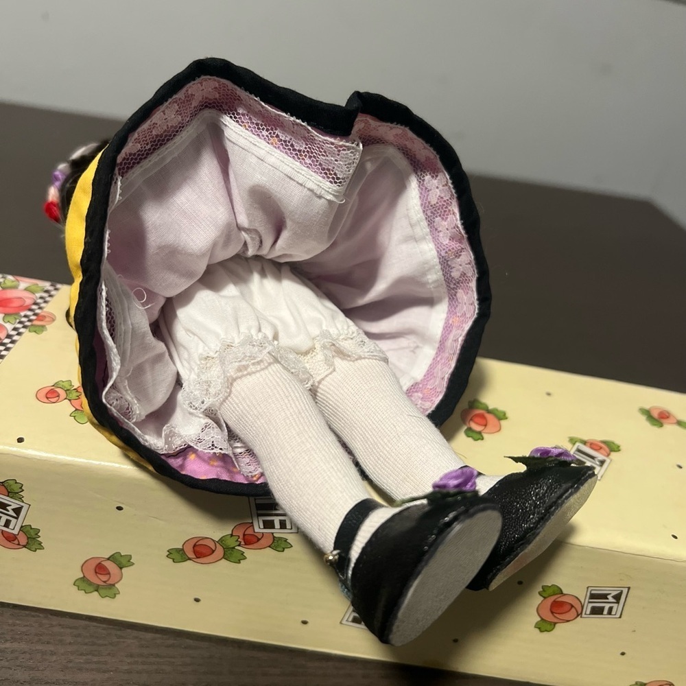 Mary Engelbreit The Good Company Rebecca  8” Porcelain Doll Vintage with tag - Picture 11 of 12